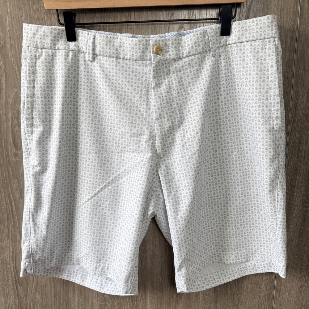 Peter Millar Shorts Salem Skull‎ in One Mens 36 White Performance Golf 9" Inseam
